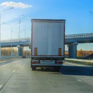 driver leaving space between cars