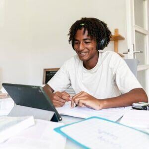 teen taking online driving course